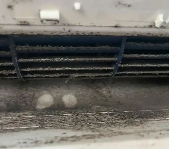 商丘市空调吹的风有股烧焦味是怎么回事